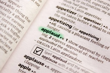 Sözcük veya tümcecik sözlüğe alkışlamak