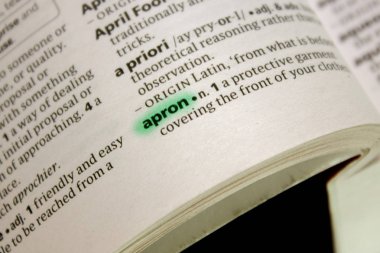 Önlük sözcüğü veya tümceciği bir sözlük