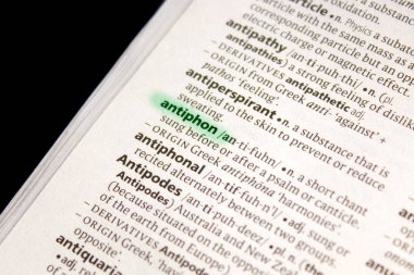 Antiphon sözcüğü veya tümceciği bir sözlük