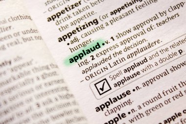Sözcük veya tümcecik sözlüğe alkışlamak