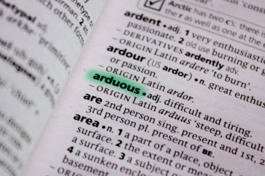 Zorlu sözcüğü veya tümceciği bir sözlük