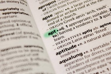 Uygun sözcük veya tümcecik Sözlükteki