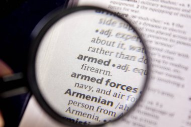 Silahlı sözcüğü veya tümceciği bir sözlük