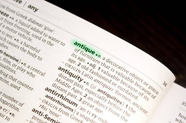 Antika sözcüğü veya tümceciği bir sözlük