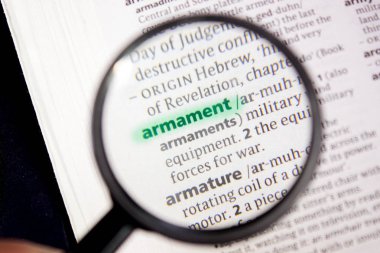 Silahlandırma sözcüğü veya tümceciği bir sözlük