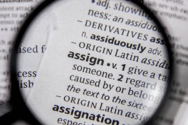 Sözcük veya tümcecik atayabilirsiniz sözlüğü kitaptaki.