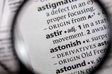 Sözcüğün veya tümceciğin sözlüğü kitaptaki astir.