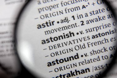 Sözcüğün veya tümceciğin hayrete bir sözlükte.