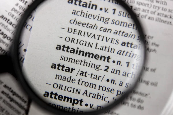 A palavra ou frase realização em um dicionário . — Fotografia de Stock