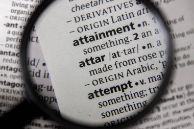 Bir sözlüğü kitaptaki sözcük veya tümcecik attar.