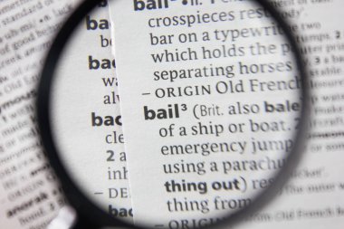 Sözlükteki sözcük veya tümcecik kefaleti.