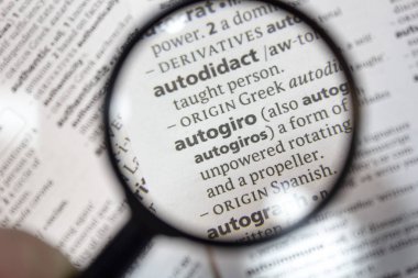 Sözlükte ifade autogiro kelime.