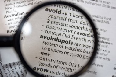 Sözlükte ifade avoirdupois kelime.