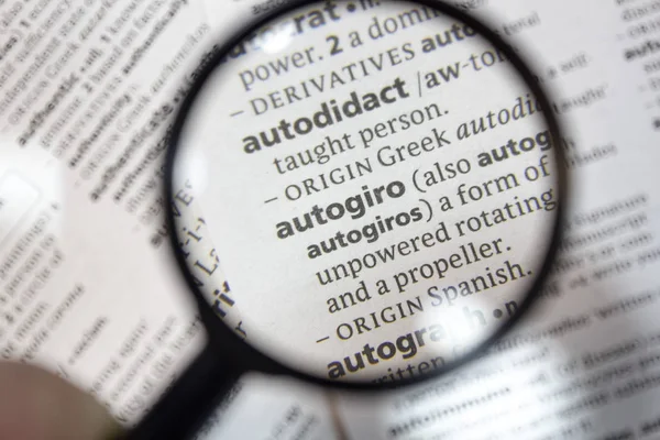 Sözlükte ifade autogiro kelime.