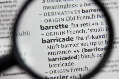 Sözlükteki sözcük veya tümcecik barikatı.