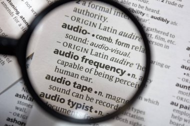 Sözlükteki tümcecik ses frekansı sözcüğü.