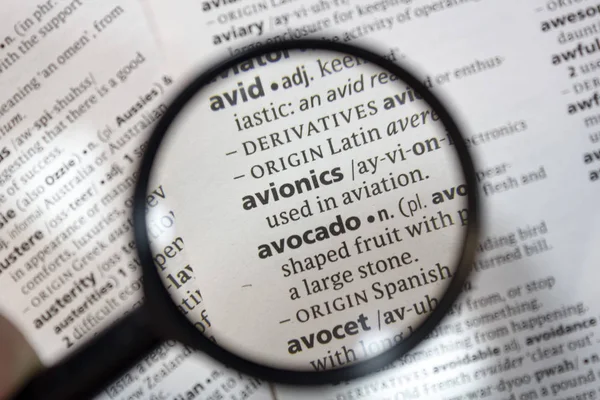 Sözlükte kelime aviyonik.