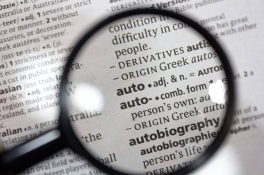 Sözlükte otomatik ifade sözcüğü.