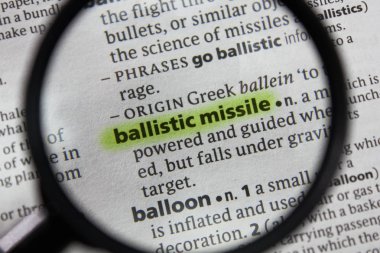 Sözlükte kelime veya ifade balistik füze.