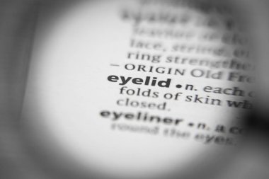 Sözlükte sözcük veya söz göz kapağı.