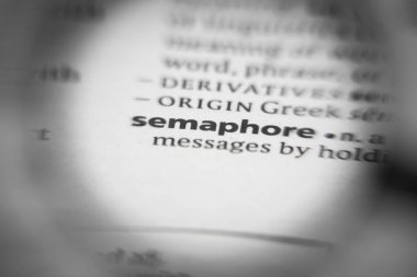 Sözlükte bir sözcük ya da cümle semforu. İhtiyaçların için harika bir fotoğraf..