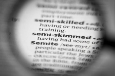 Kelimeler ya da cümleler sözlükte kısmen gözden geçirilmiş. İhtiyaçların için harika bir fotoğraf..