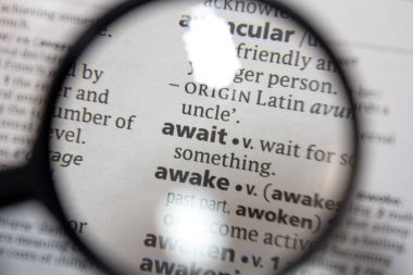 İfade kelimesi - bekliyor - sözlükte.