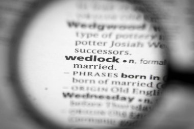 Sözlükte bir kelime ya da cümle evliliği. İhtiyaçların için harika bir fotoğraf..