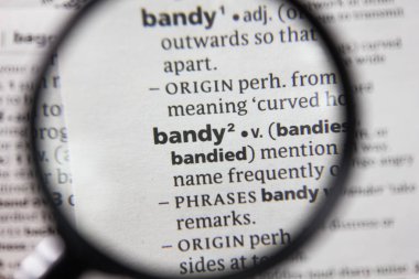 Sözlükteki sözcük veya tümcecik bandy.