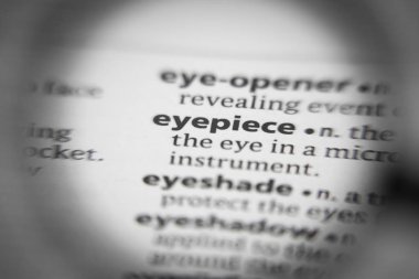 Sözlükte kelime ya da sözcük gözlüğü. İhtiyaçların için harika bir fotoğraf..