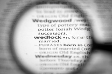 Sözlükte bir kelime ya da cümle evliliği. İhtiyaçların için harika bir fotoğraf..