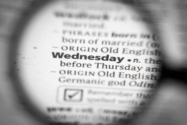 Çarşamba günü sözlükte bir kelime ya da cümle. İhtiyaçların için harika bir fotoğraf..