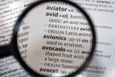 Sözlükte kelime aviyonik.