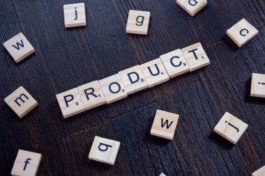 Kelime ya da cümle, Scrabble harfleriyle yapılmış. İhtiyaçların için harika bir fotoğraf..