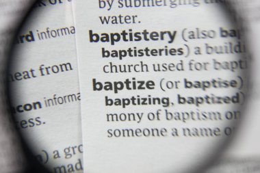 Sözlükte vaftiz edilen sözcük veya tümcecik.