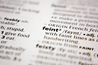 Sözlükteki sözcük ya da cümle aldatmacası.