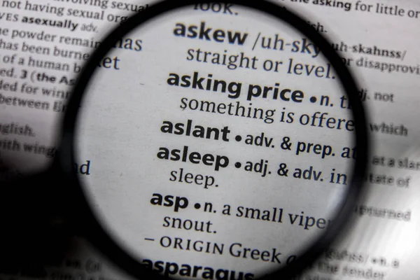 The word or phrase aslant in a dictionary. — Stock Photo, Image