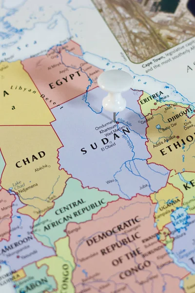 スーダンは世界やアトラスの地図上で — ストック写真