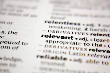 Sözlükte yer alan sözcük veya ifade.