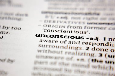 Sözlükte bilinçsiz sözcük veya cümle.