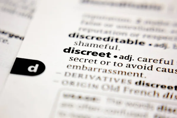 Woord of zin discreet in een woordenboek. — Stockfoto