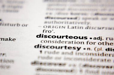 Bir sözlükte kelime ya da ifade saygısızca.