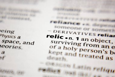 Sözlükteki sözcük ya da ifade kalıntısı.