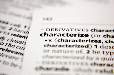 Sözlükte tanımlanan sözcük veya ifade.