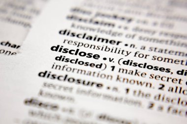 Bir sözlükte sözcük ya da ifade açıklaması.