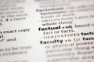 Sözlükte kelime ya da cümle olgusaldır.