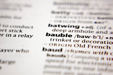 Sözlükte yer alan kelime ya da ifade değeri.