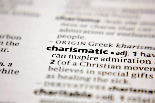 Ord eller fras karismatisk i ett lexikon. — Stockfoto