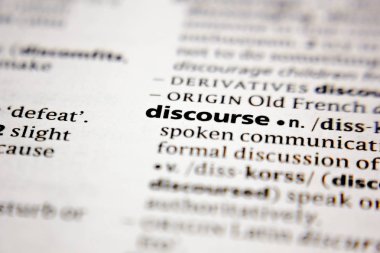 Sözlükte kelime veya cümle söylem.