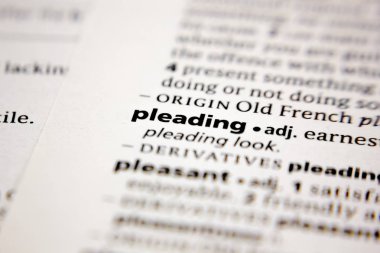 Bir sözlükte yalvarma kelime veya cümle.